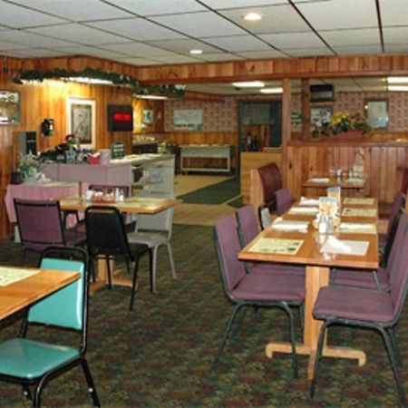 Zellar'S Village Inn Newberry Extérieur photo