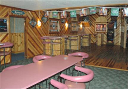 Zellar'S Village Inn Newberry Extérieur photo