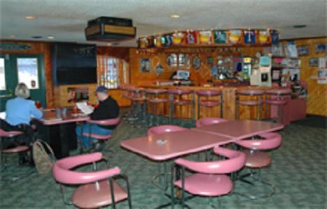 Zellar'S Village Inn Newberry Extérieur photo